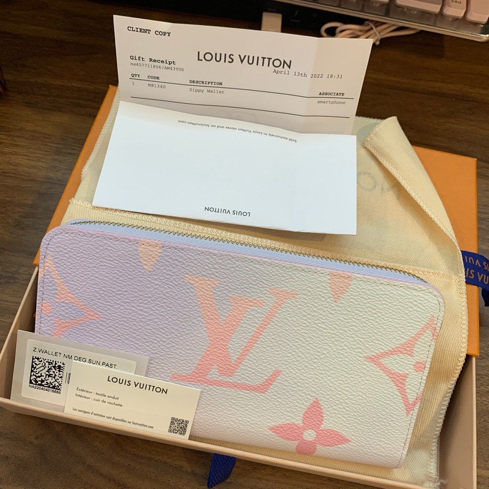 Brand new LV Zippy wallet Spring of the City collection 2022-Authentic